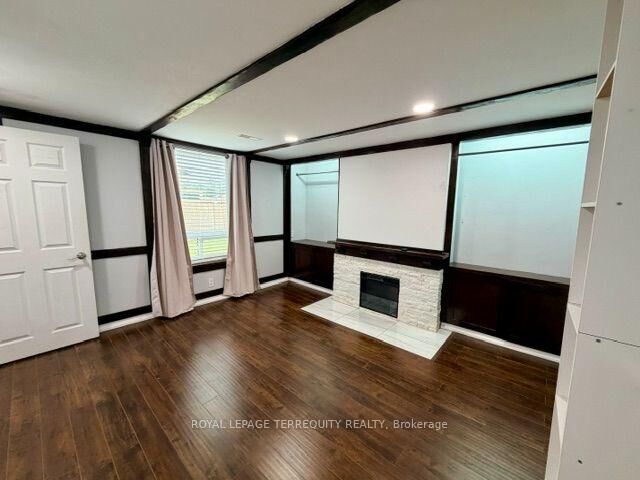Property Photo: 869 Marinet Crescent Bsmt ON L1W 2M2