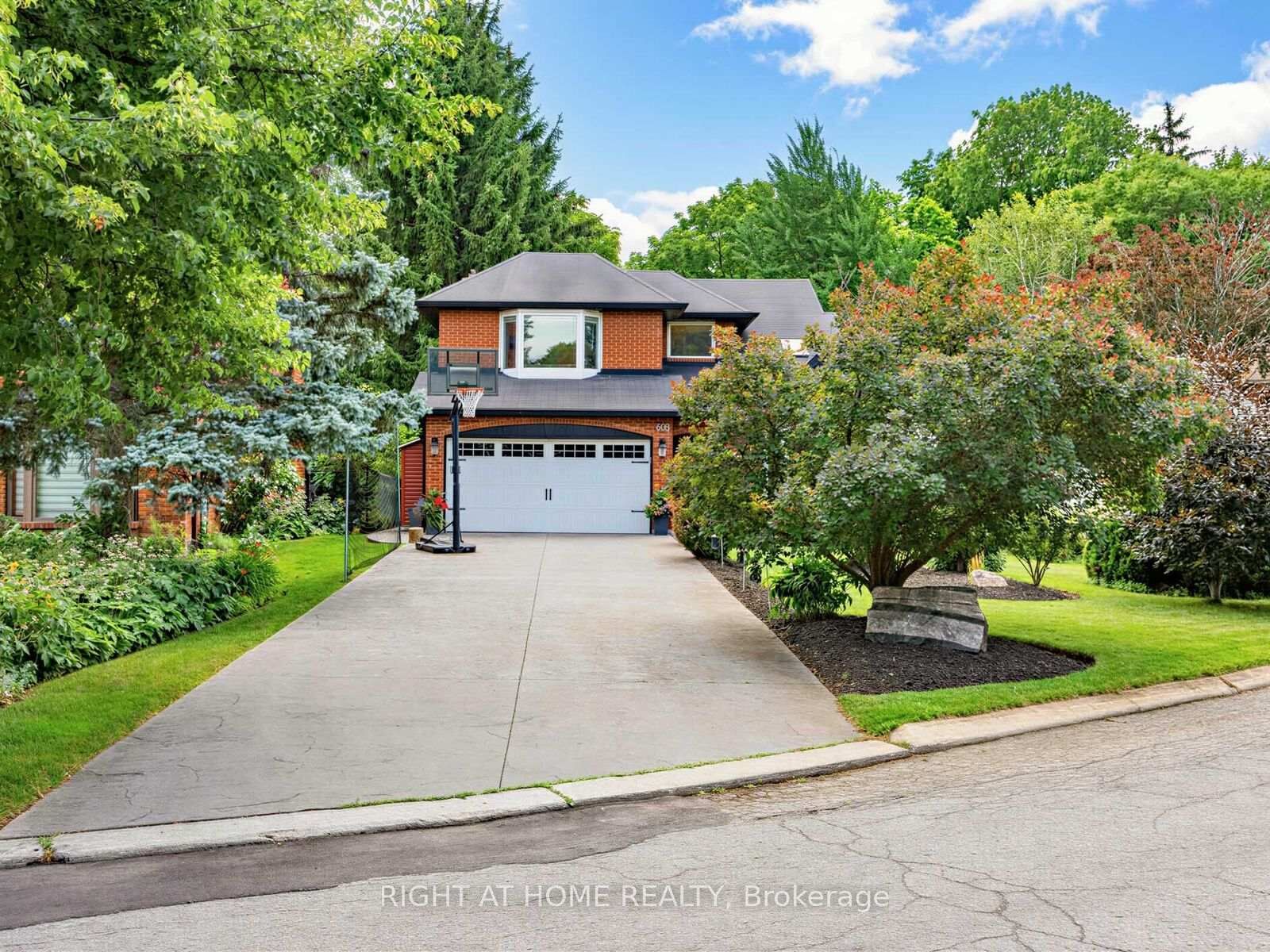 Property Photo: 608 Highvalley Road ON L9G 3X3
