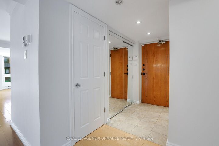 Property Photo: 130 Rideau Terrace 4 ON K1M 0Z2