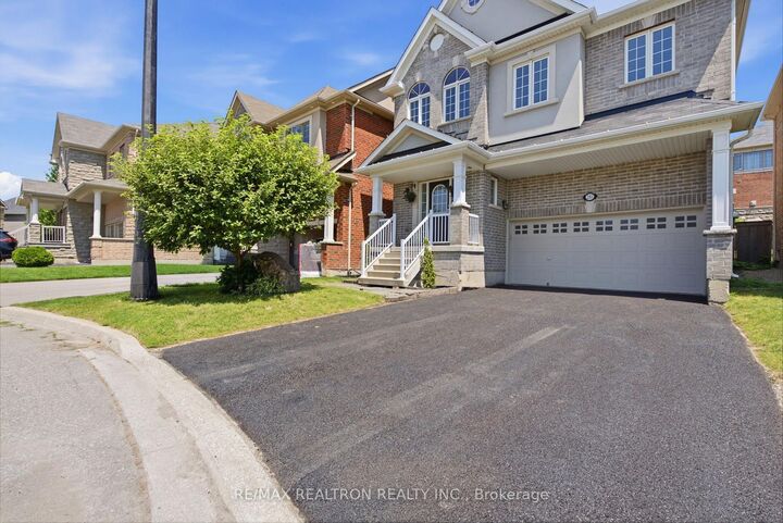 Property Photo: 281 Sloss Court ON L3X 0G1
