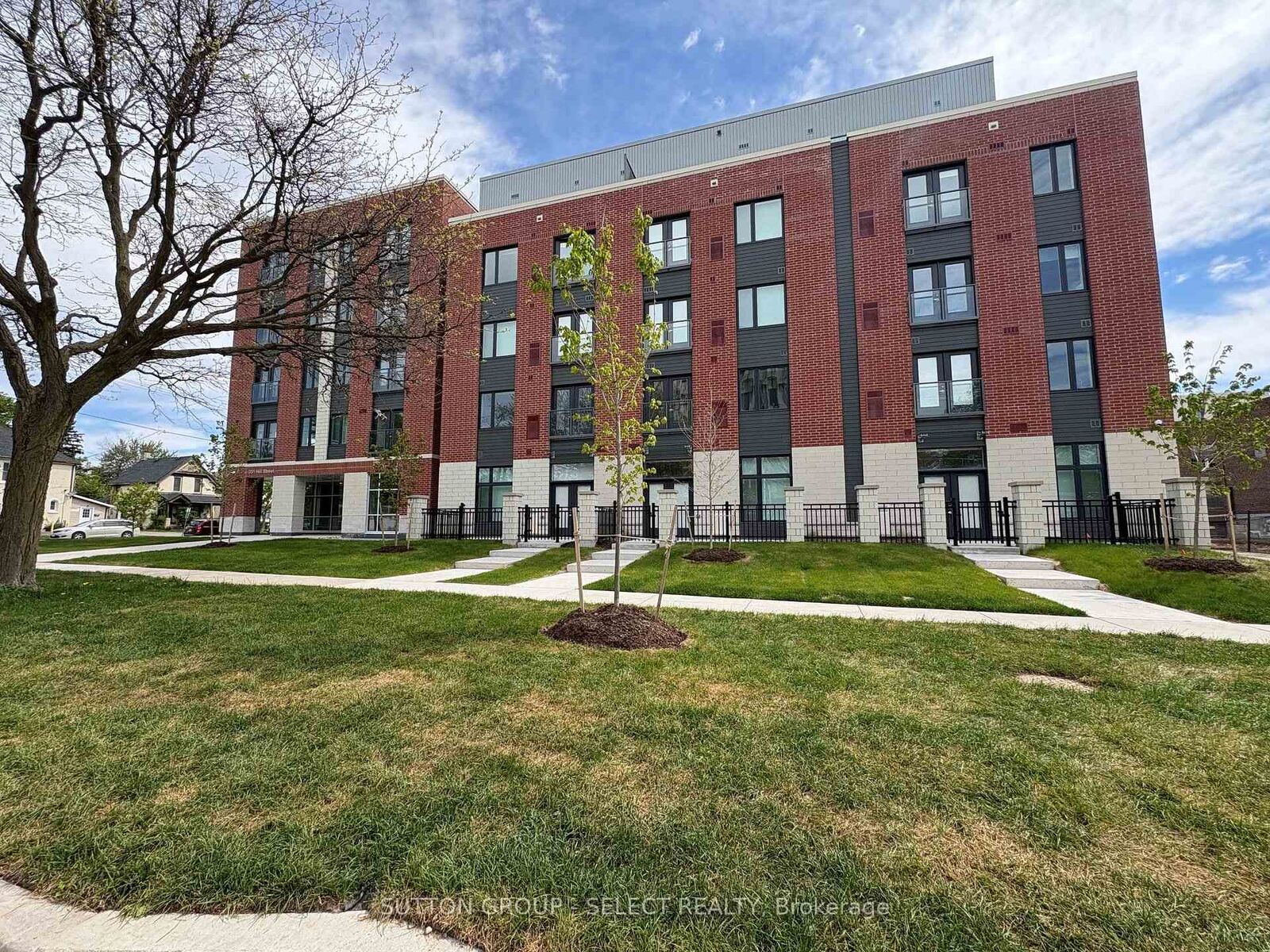 Property Photo:  351 Hill Street 519  ON N6B 2M2 