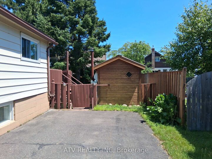 Property Photo:  54 First Avenue  ON P3B 3L1 