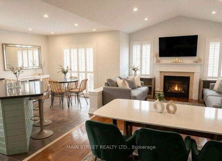 Property Photo:  77 Reddenhurst Crescent  ON L4P 4G1 