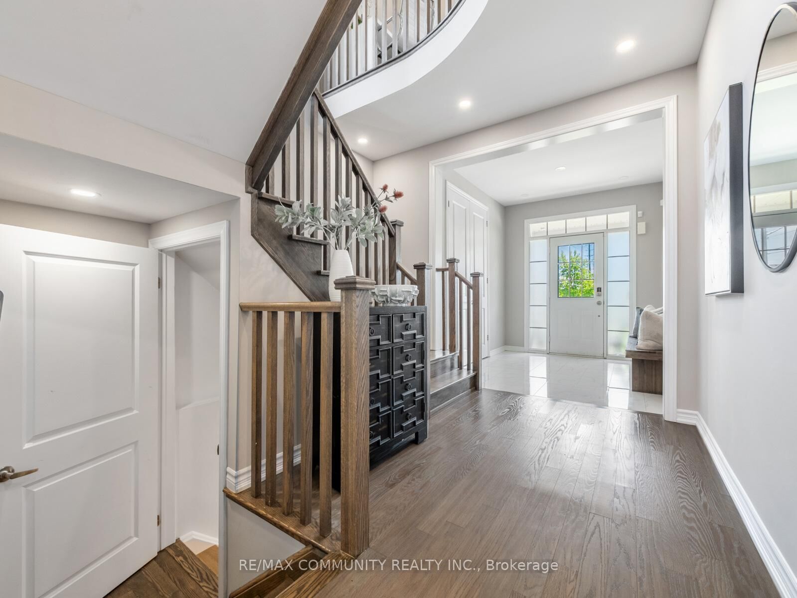 Property Photo: 22 Coates Of Arms Lane ON L1T 3S2