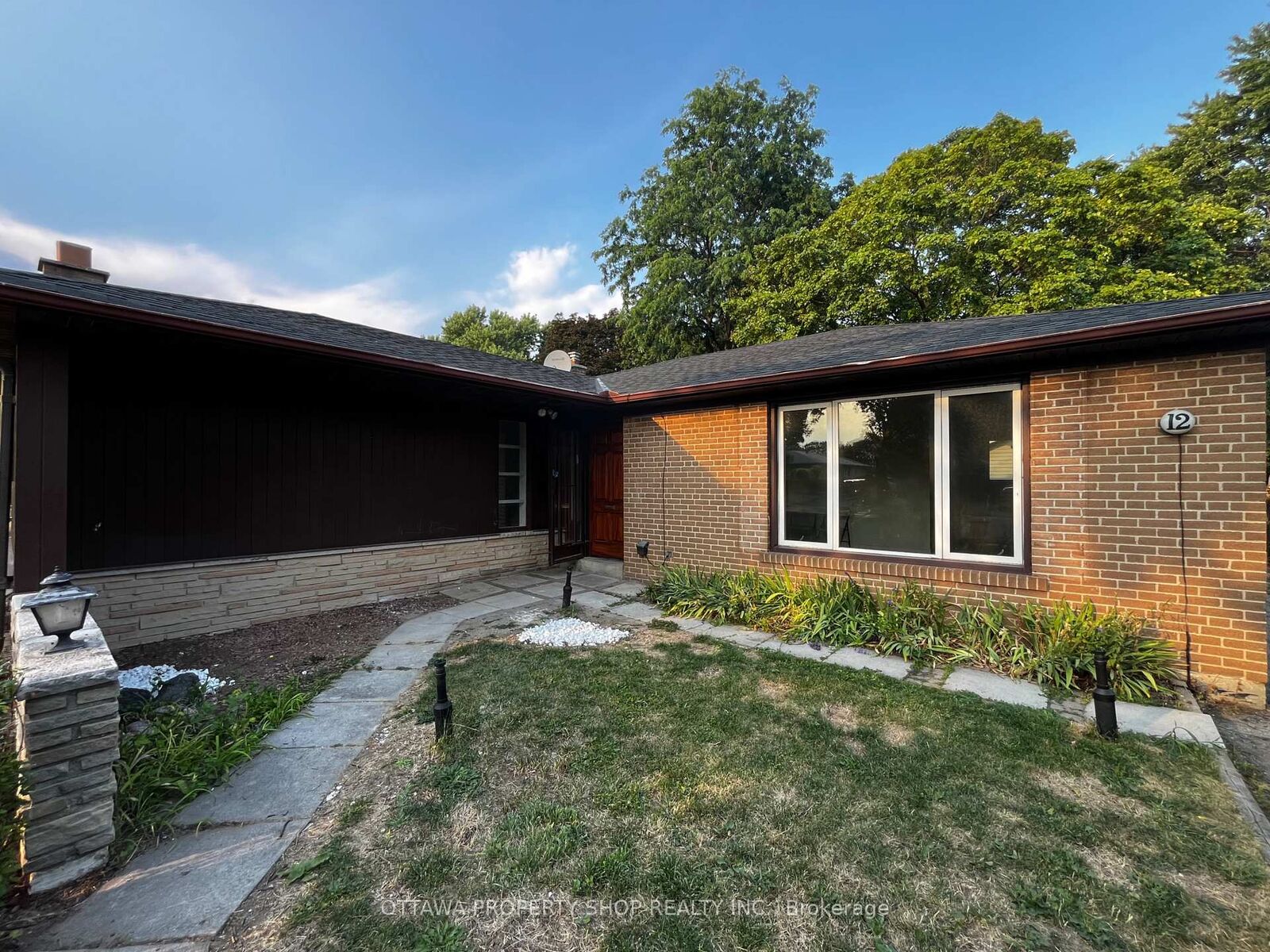 Property Photo:  12 Council Crescent  ON M3J 1J6 