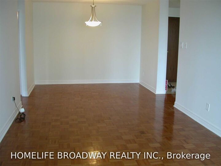 Property Photo:  156 Enfield Place 1809  ON L5B 4L8 