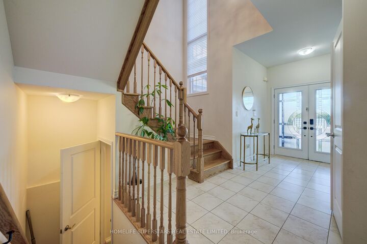Property Photo:  27 Upperview Place  ON L1R 0N4 