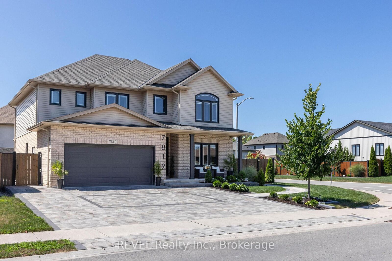 Property Photo: 7819 Pender Street ON L2G 0H3