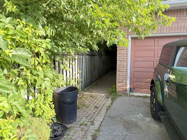 Property Photo:  86 Elgin Mills Road W Basement  ON L4C 4M2 