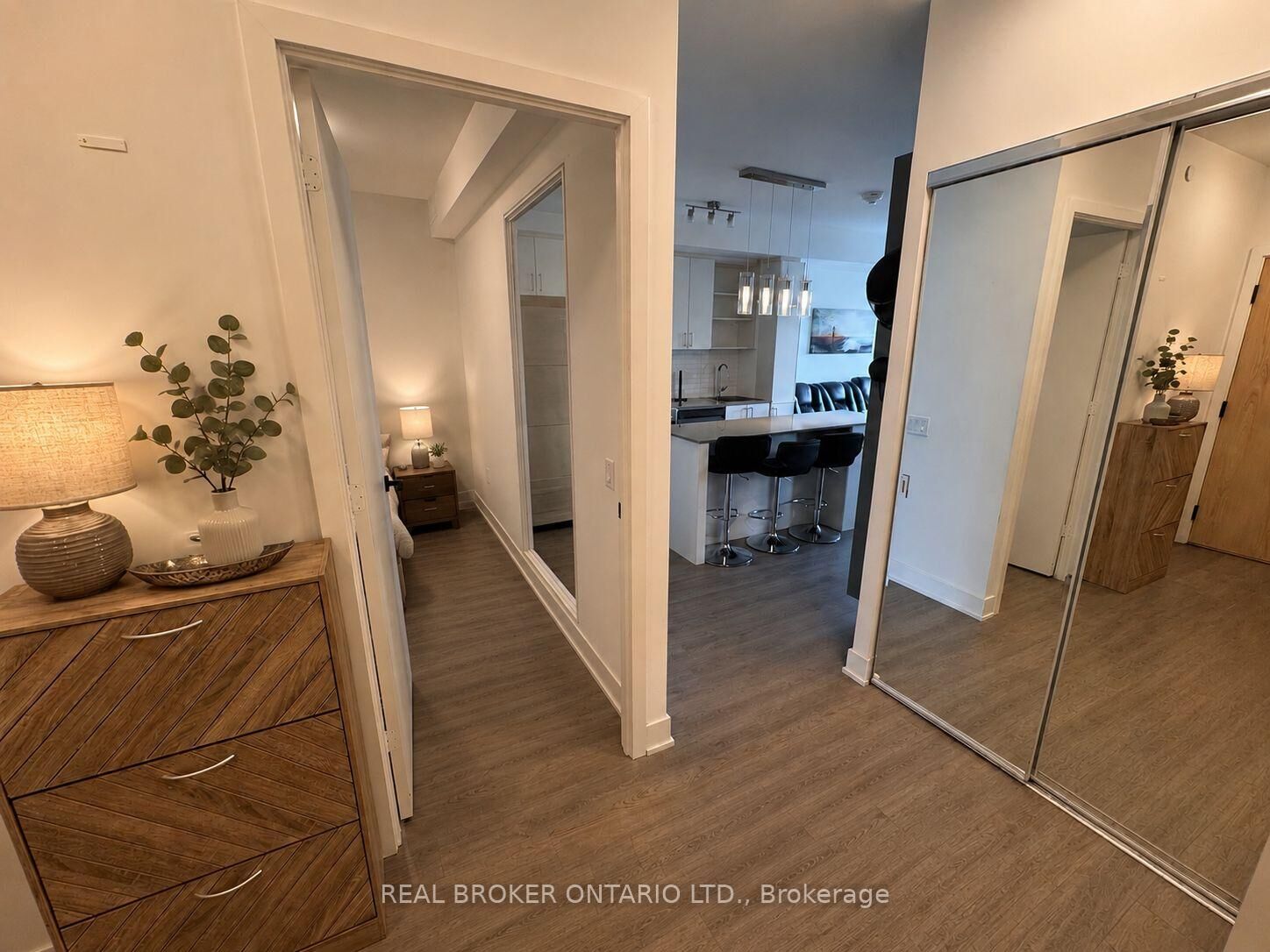 Property Photo:  50 George Butchart Drive 608  ON M2K 0C9 