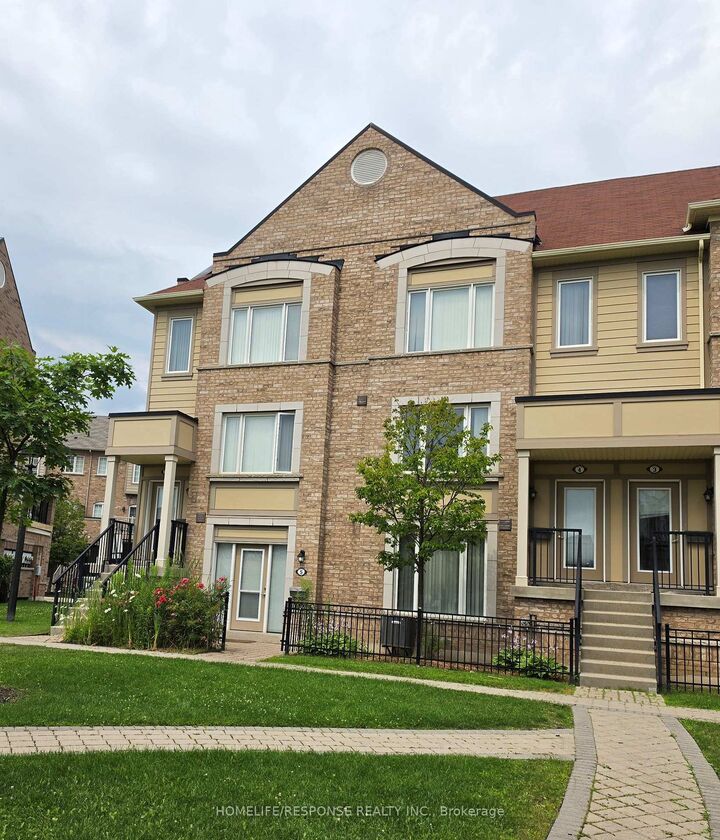 Property Photo: 3175 Boxford Crescent 5 ON L5M 0X1