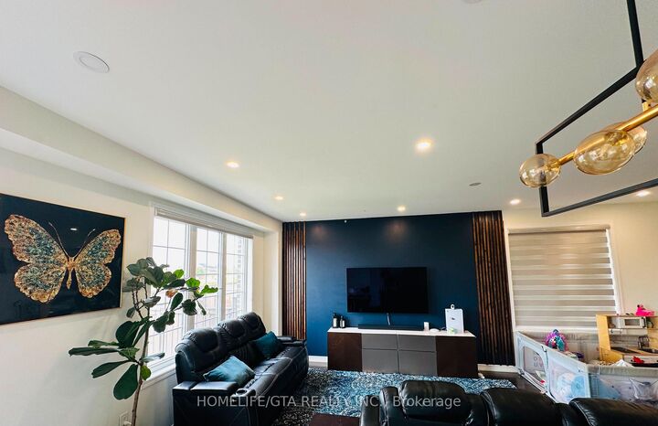 Property Photo:  30 Circus Crescent  ON L7A 5E3 