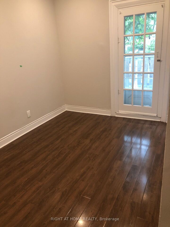 Property Photo:  71 Cecil Street 2  ON M5T 1N5 