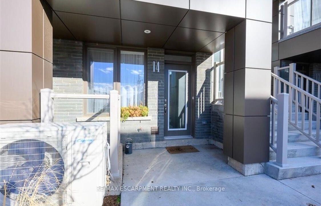 Property Photo:  261 Skinner Road 14  ON L8B 1W6 