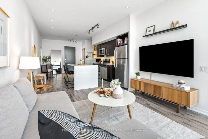 Property Photo:  105 The Queensway N/A Ph3513  ON M6S 5B5 