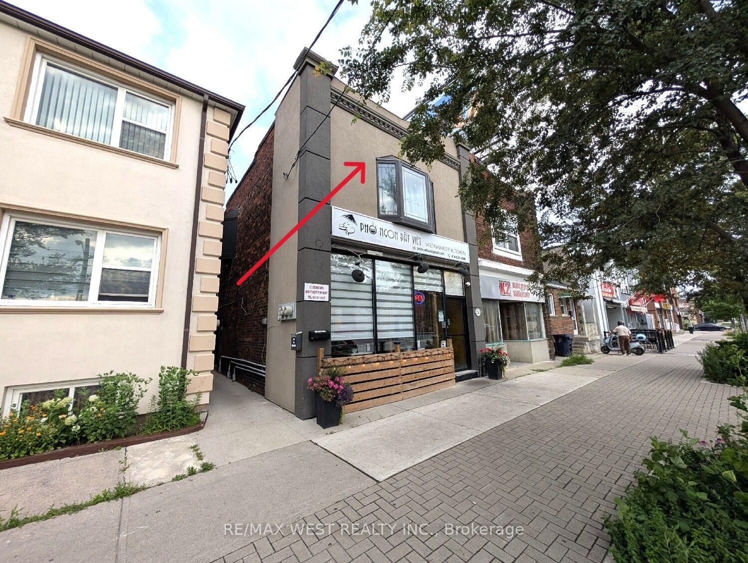 Property Photo:  1761 Keele Street Apt 2  ON M6M 3W9 