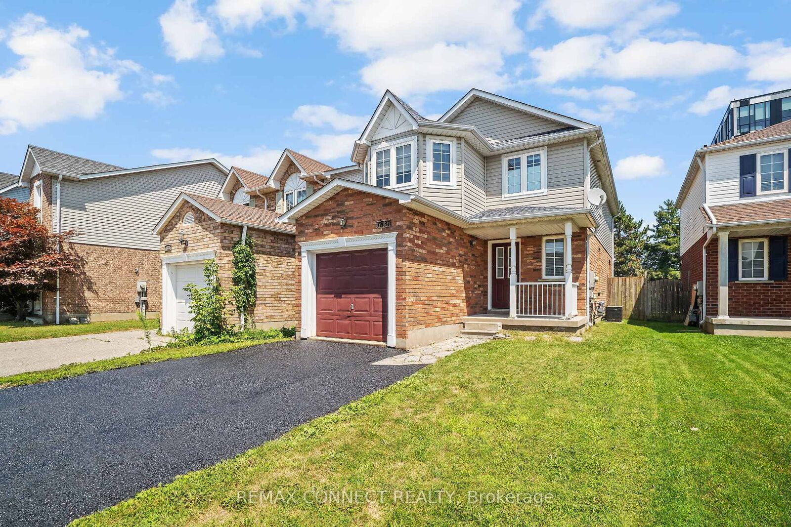 Property Photo:  1831 Dalhousie Crescent  ON L1G 8C5 
