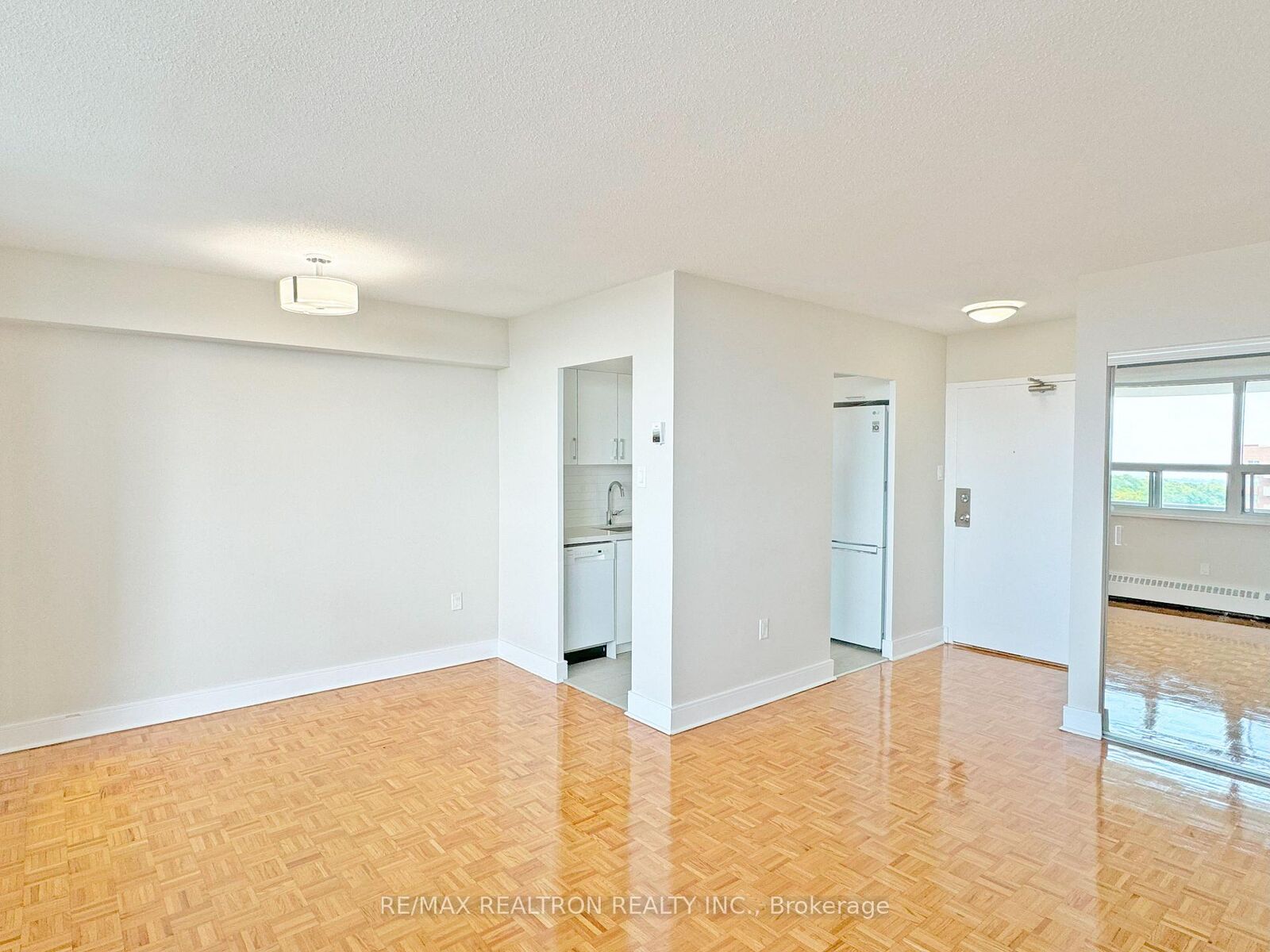 Property Photo:  1500 Bathurst Street 409  ON M5P 3L3 