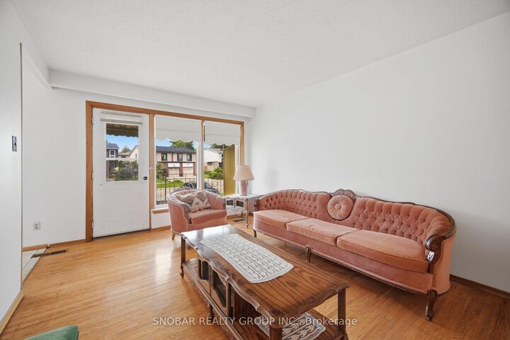 Property Photo:  3117 Fieldgate Drive  ON L4X 2H2 