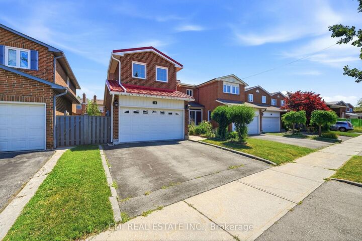 Property Photo: 15 Cog Hill Drive ON L4K 1M6