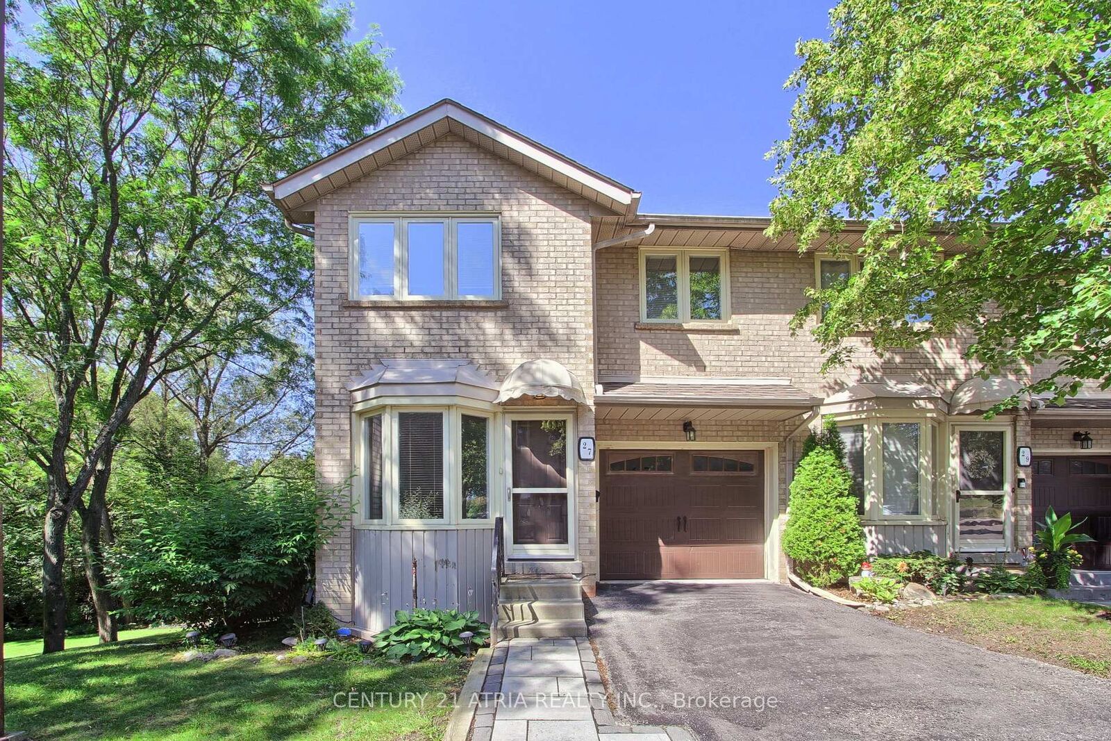 Property Photo: 27 Anderson Place ON L4G 6G4