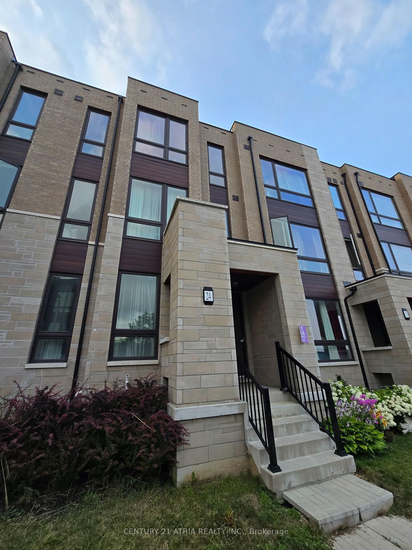 Property Photo:  24 Rumney Street  ON L6C 0Z6 