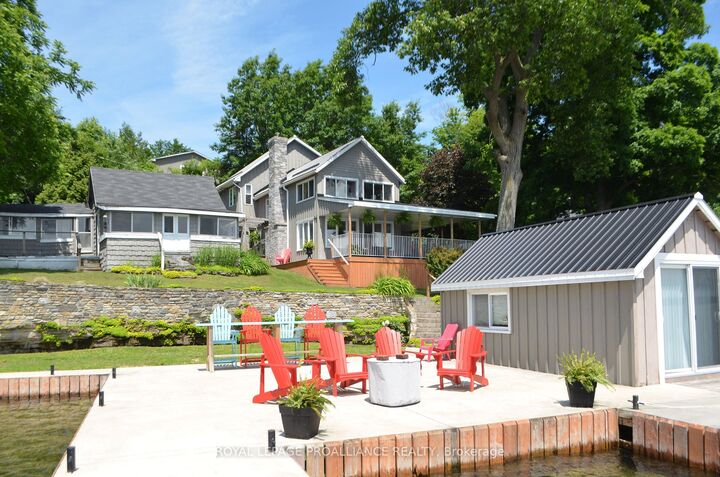 Property Photo: 233 Brockmere Cliff Drive ON K6V 5T3