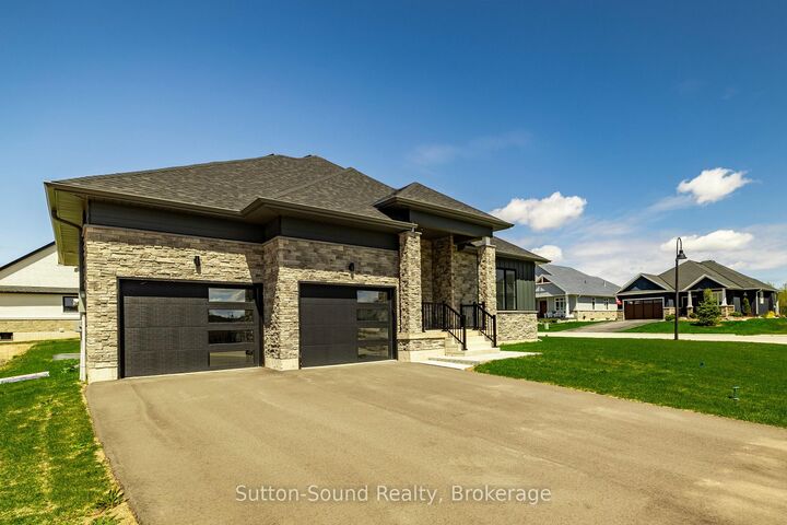Property Photo:  116 Laurens Lane  ON N0H 1S0 