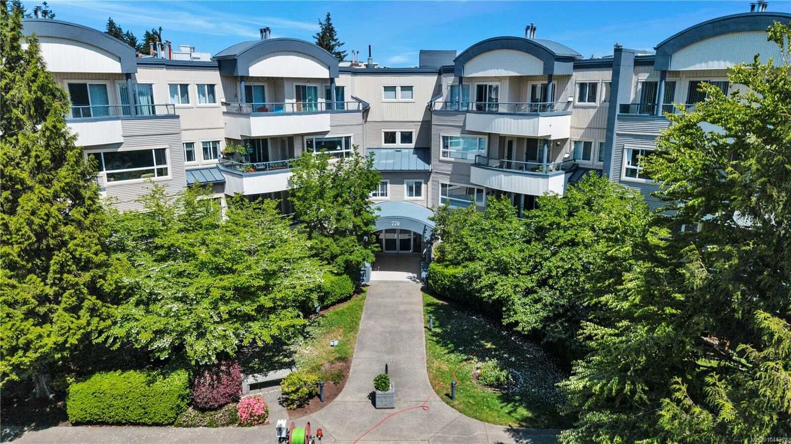 Property Photo: 770 Poplar St #204 BC V9S 2H6