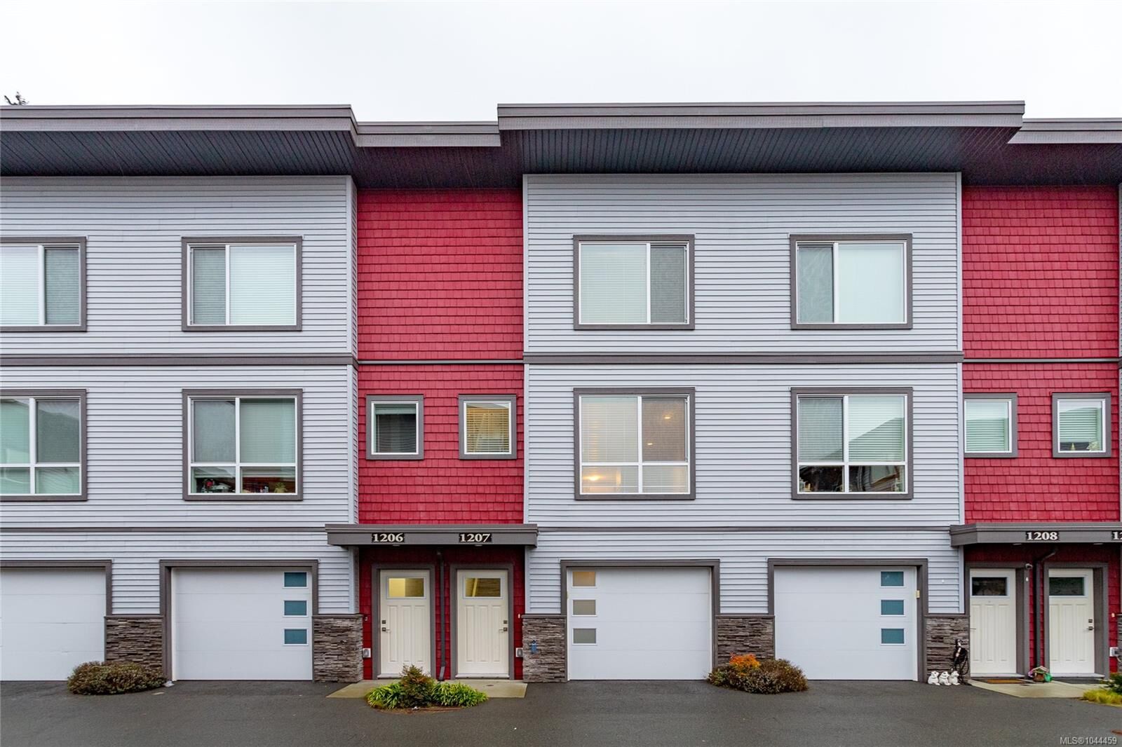 Property Photo: 3351 Luxton Rd #1206 BC V9C 0P2