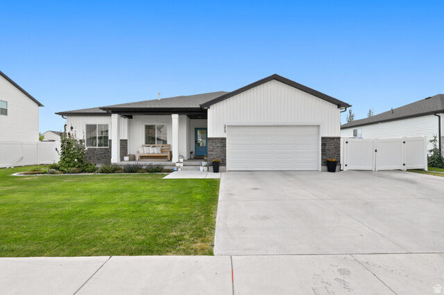 Property Photo:  572 S 690 E  UT 84319 