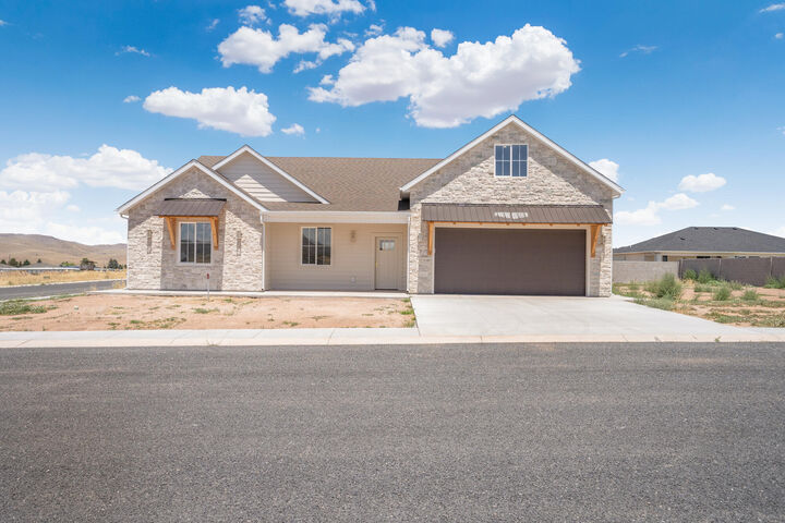 Property Photo:  791 E 200 S  UT 84725 