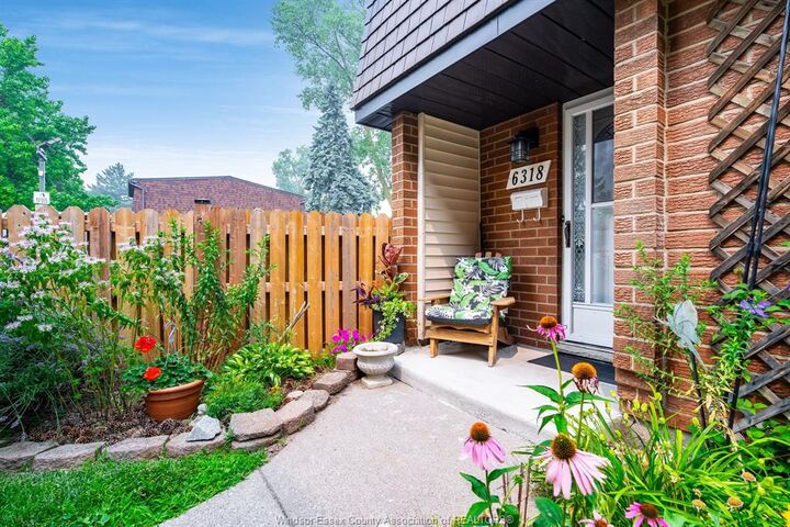 Property Photo:  6318 Thornberry Crescent  ON N8T 3A2 