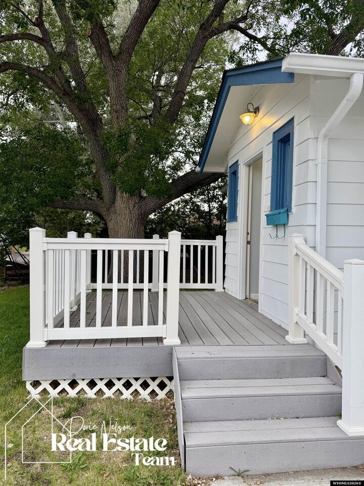 Property Photo:  928 E 14th St  WY 82601 