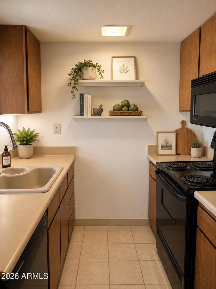 Property Photo: 3033 E Devonshire Avenue 3013 AZ 85016