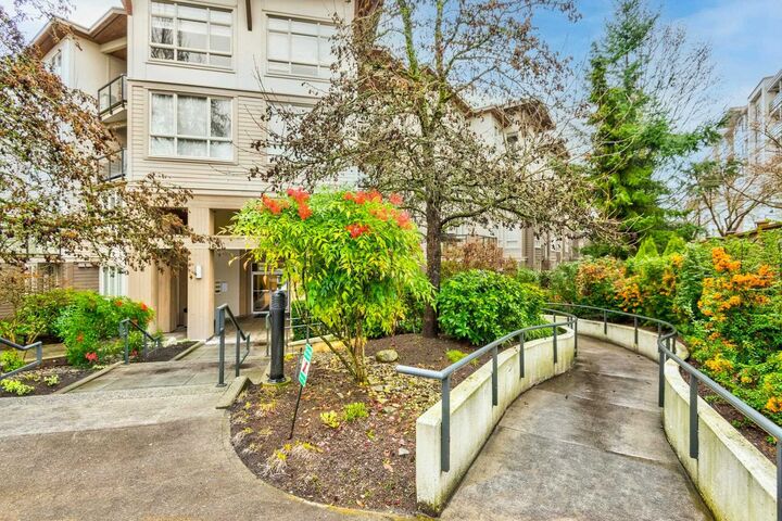 Property Photo:  15918 26 Ave Avenue 408  BC V3Z 5K3 