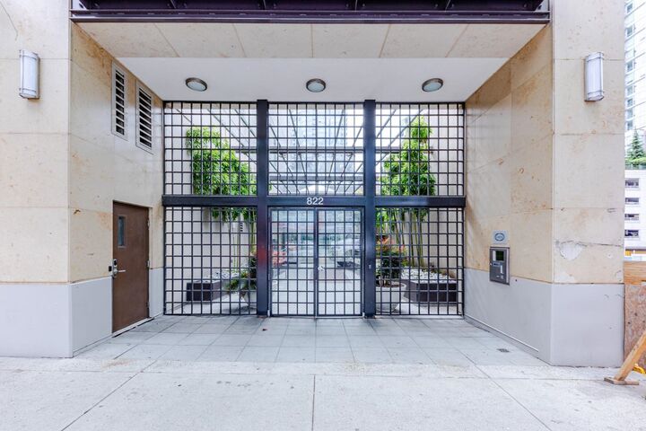 Property Photo: 822 Seymour Street 906 BC V6B 1L7