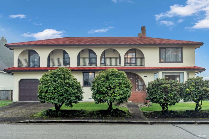 Property Photo: 4240 Shackleton Gate BC V7C 4X1