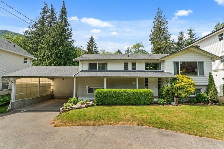 Property Photo: 459 Naismith Avenue BC V0M 1K0
