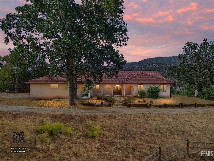 Property Photo: 23921 Parke Court CA 93561