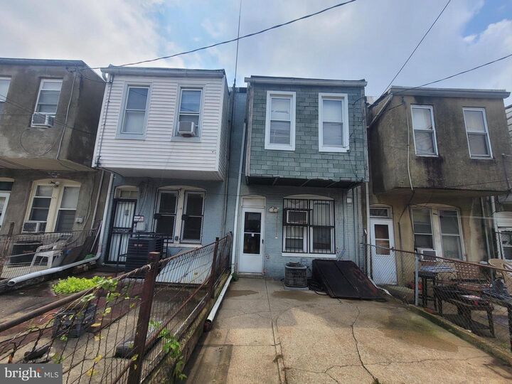 Property Photo:  2624 E Hoffman Street  MD 21213 