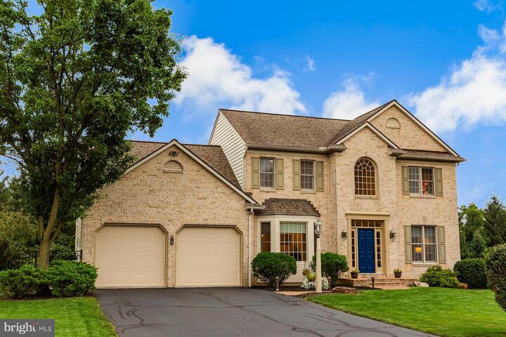 Property Photo:  866 Stonebridge Drive  PA 17601 