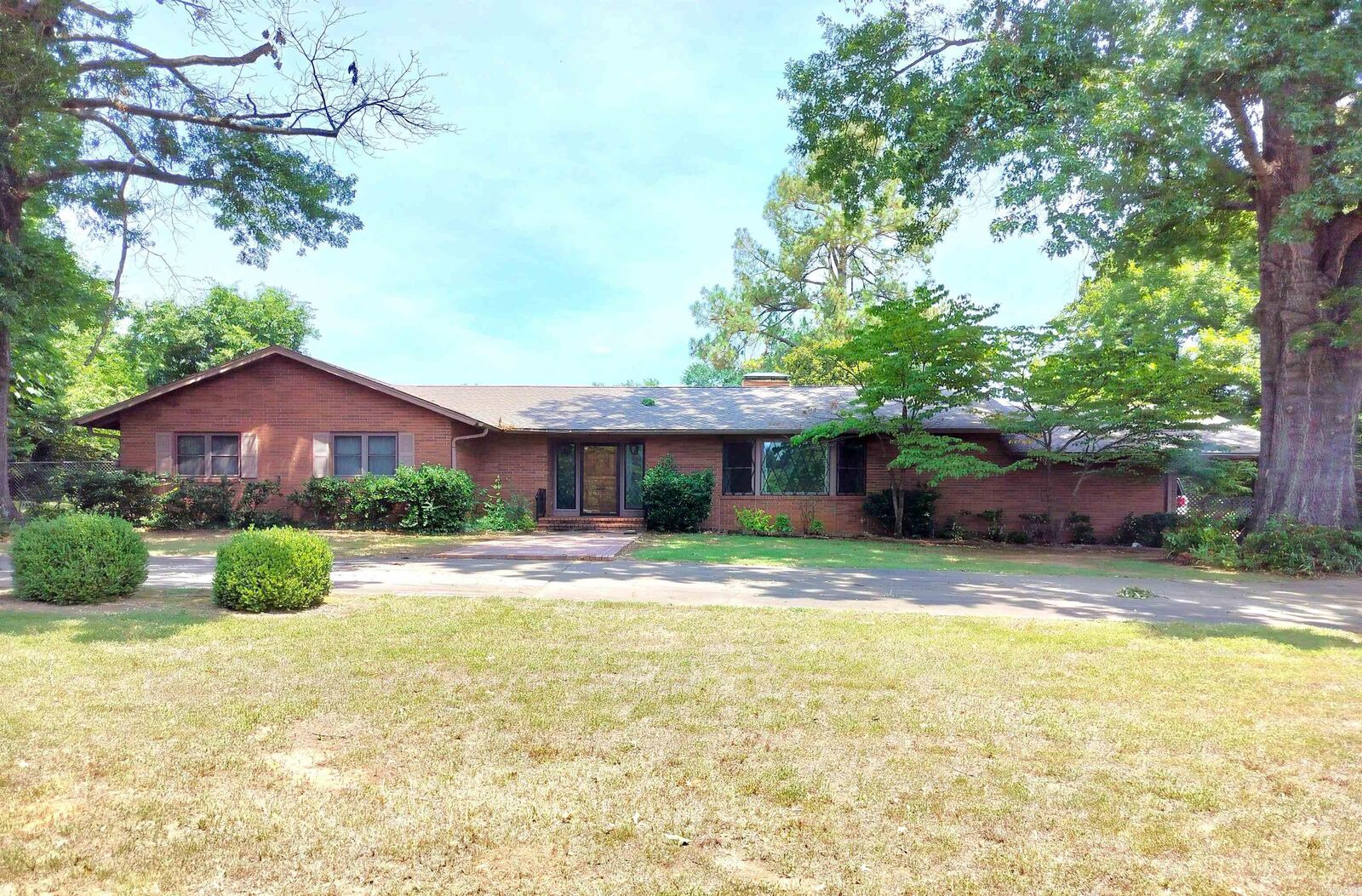 Property Photo:  901 Poplar Street  AR 72830 