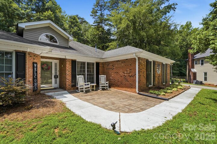 Property Photo:  270 Charter Oak Court  NC 28115 