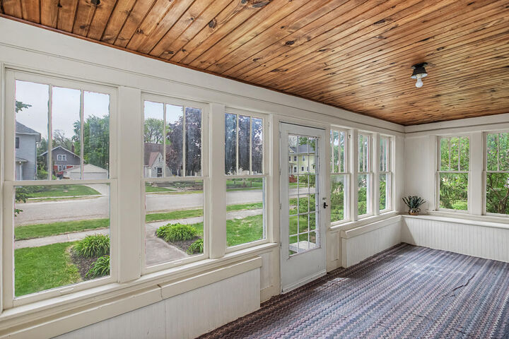 Property Photo: 427 Anderson Street IA 50130