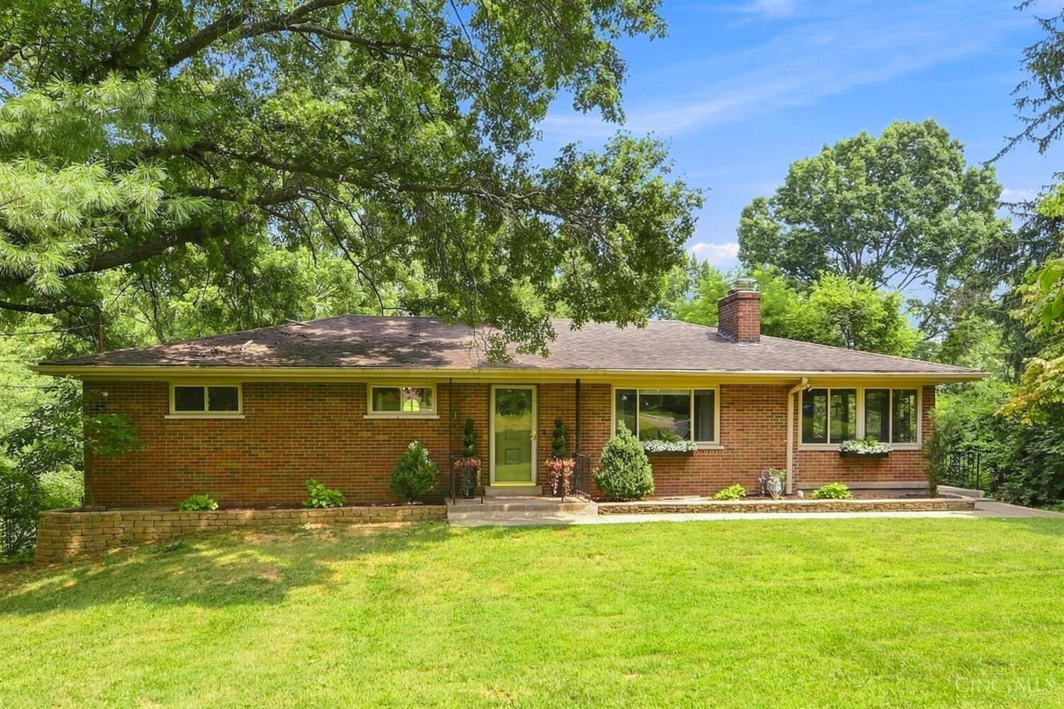 Property Photo: 9930 Prechtel Road OH 45252