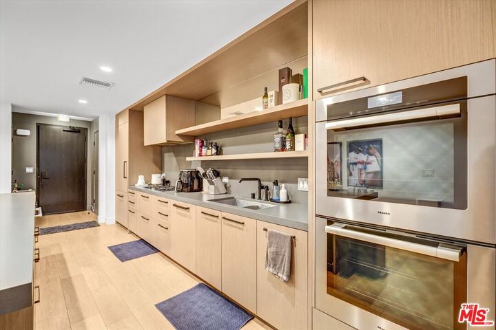 Property Photo: 10777 Wilshire Blvd, Unit 209 CA 90024