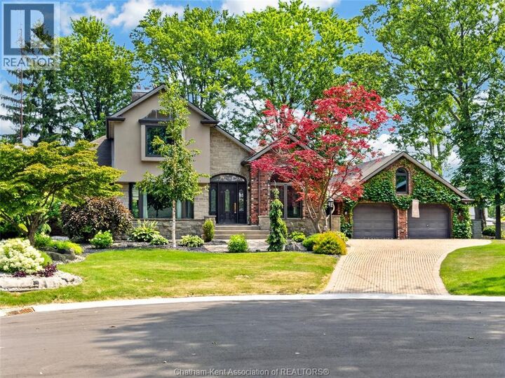 Property Photo: 7 Faircourt Avenue ON N7L 2X2