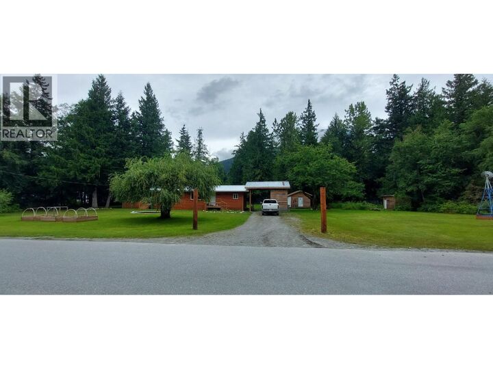 Property Photo: 520 Tonquin Road BC V0T 1C0