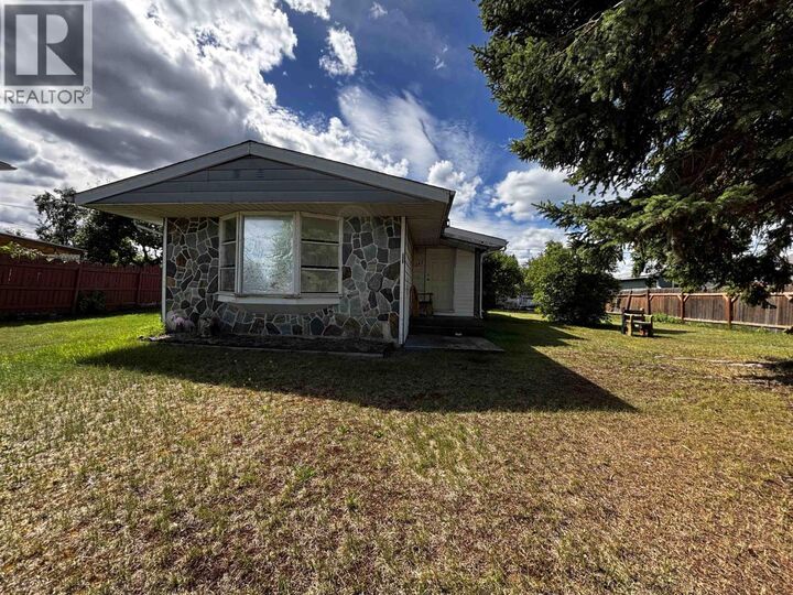 295 Moffat Street — photo 1
